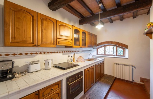 Montebonello Apartment | Nice apartment for 8 guests with pool, WIFI, TV, pets allowed, panoramic view and parking