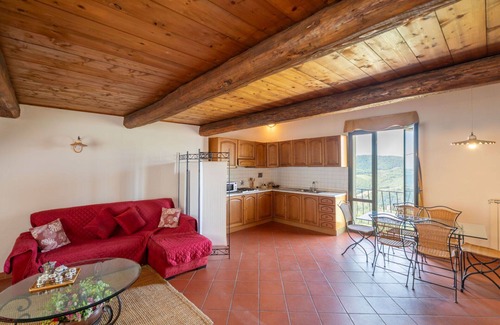 Montebonello Apartment | Nice apartment for 6 people with WIFI, pool, A/C, TV, pets allowed, panoramic view and parking