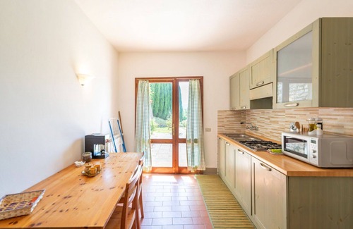 Montebonello Apartment | Nice apartment for 4 people with A/C, WIFI, pool, TV, pets allowed, panoramic view and parking