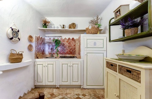 Capo d'Orso Apartment | Nice apartment for 2 guests with A/C, TV and pets allowed
