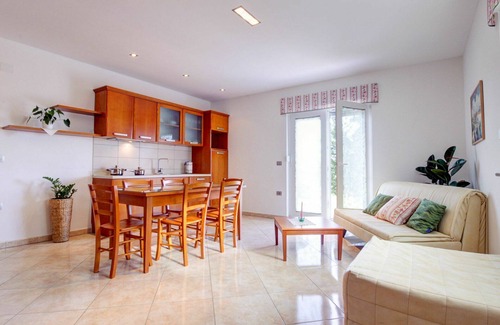 Brda Apartment | Nice apartment for 5 guests with WIFI, pool, A/C, TV, balcony, panoramic view and parking