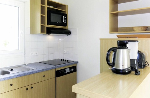 Azay-le-Rideau House | Nice apartment in villa for 6 guests with pool, WIFI, TV, terrace, pets allowed and parking