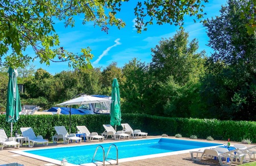 Sveti Vid Dobrinjski Apartment | Nice apartment for 4 guests with A/C, WIFI, pool, TV, patio and pets allowed