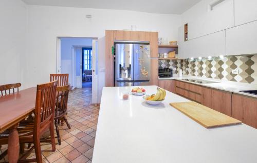Breno Apartment | Nice Apartment In Breno With Wifi
