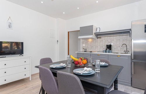 Danilo Biranj Apartment | Nice apartment in Danilo with WiFi