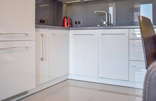 Darlowko Apartment | Nice apartment in Darlowko with WiFi