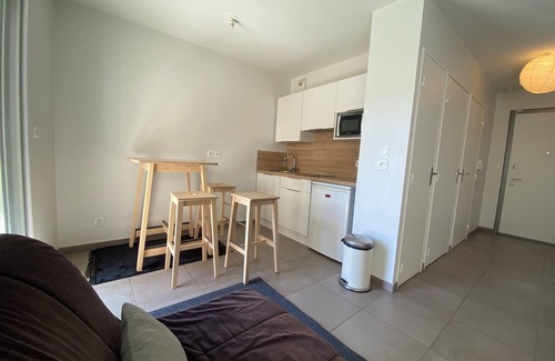 Le Bourg - Gare De Vaise Apartment | Nice Apartment in fabulous Lyon with Balcony