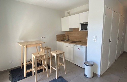 Le Bourg - Gare De Vaise Apartment | Nice Apartment in fabulous Lyon with Balcony