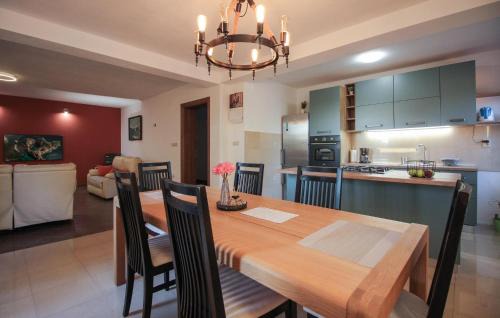 Novi Vinodolski Apartment | Nice Apartment In Jakov Polje With Wifi