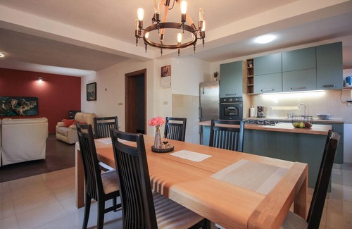 Novi Vinodolski Apartment | Nice apartment in Jakov Polje with WiFi