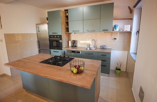 Novi Vinodolski Apartment | Nice apartment in Jakov Polje with WiFi