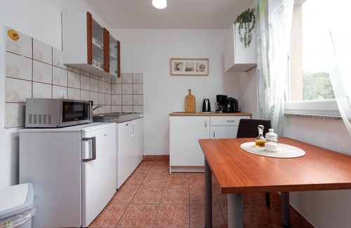 Karlobag Apartment | Nice apartment in Karlobag with WiFi