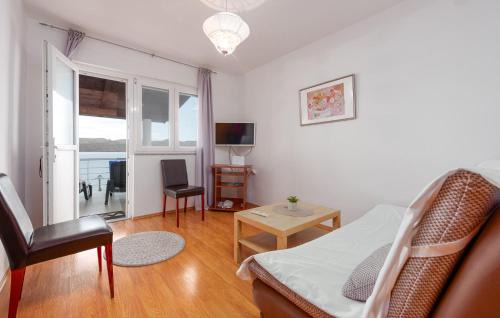 Karlobag Apartment | Nice Apartment In Karlobag With Wifi