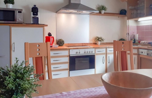Pelm Apartment | Nice apartment in Pelm with WiFi