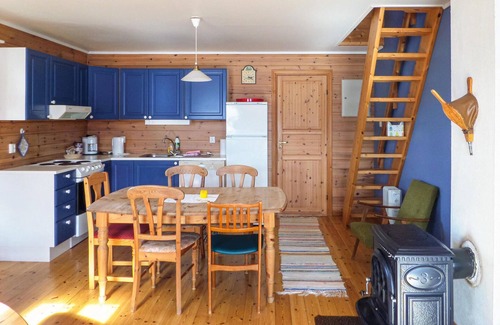 Rosendal Apartment | Nice apartment in Rosendal with sauna