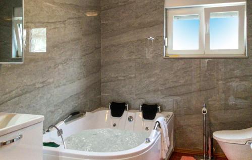 Municipality of Sukosan Apartment | Nice Apartment In Sukosan With Wifi