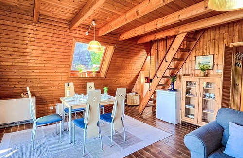 Wilhelmsdorf House | Nice apartment in villa for 5 guests with WIFI, TV, patio, pets allowed, panoramic view and park.