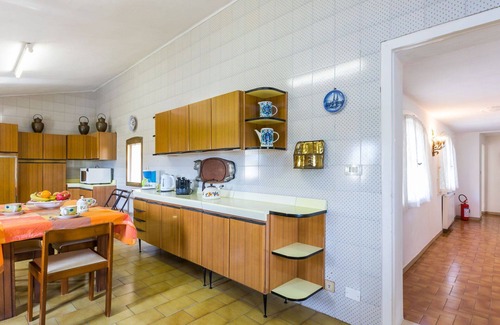 Crespina Villa | Nice apartment in villa for 8 guests with private pool, WIFI, terrace, pets allowed and parking