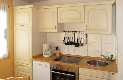 Dobbertin House | Nice apartment in villa for 4 people with TV, terrace, pets allowed and parking