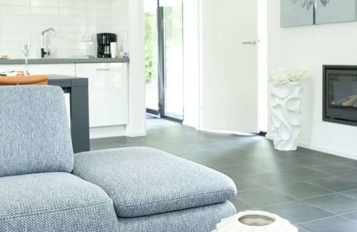 Belfeld House | Nice apartment in villa for 4 guests with WIFI, pool, TV, terrace and parking