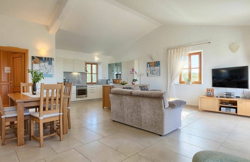 Bibali House | Nice apartment in villa for 5 guests with pool, A/C, WIFI, TV, terrace and parking