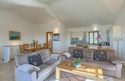 Bibali House | Nice apartment in villa for 5 guests with pool, A/C, WIFI, TV, terrace and parking