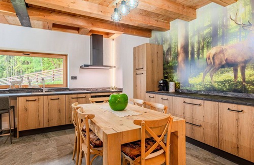 Livo Villa | Nice apartment in villa for 12 guests with WIFI, TV, patio and parking