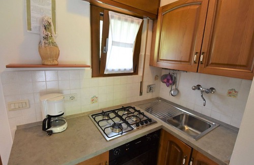 Vesta House | Nice apartment in villa for 5 people with WIFI, TV, terrace, pets allowed and parking