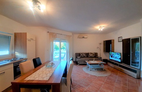 Sveti Anton Apartment | Nice apartment near Malinska