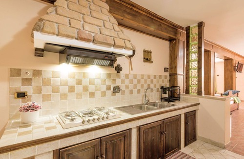 Roccagiovine Apartment | Nice apartment with hot tub, WIFI, TV, terrace, pets allowed, panoramic view and parking