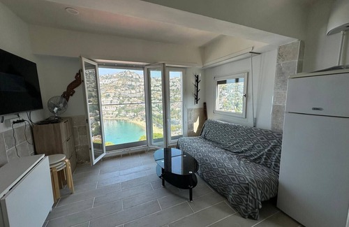 Almadraba-Canyelles Apartment | Nice apartment with beautiful views AV-82