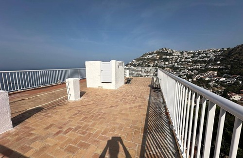 Almadraba-Canyelles Apartment | Nice apartment with beautiful views AV-82