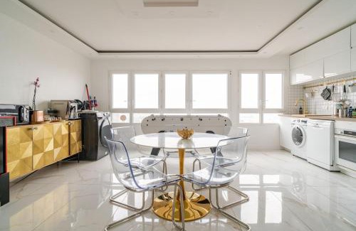 Asiatique Apartment | Nice Apartment with amazing view of Paris plus Parking
