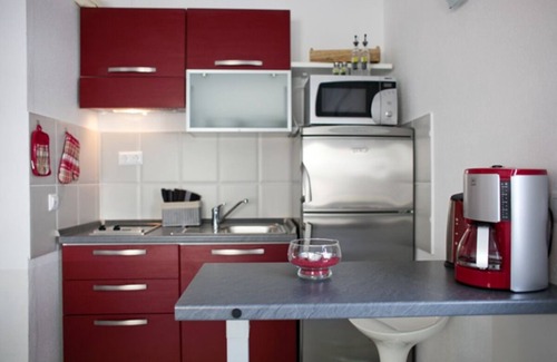 Pisak Apartment | Nice apartment with pool and partial sea viewn