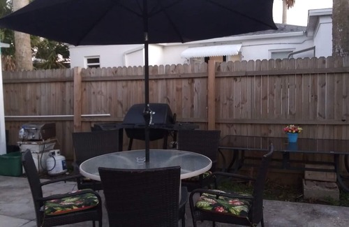 Rogers Seabreeze Apartment | Nice Beach House Apartment close to Beach