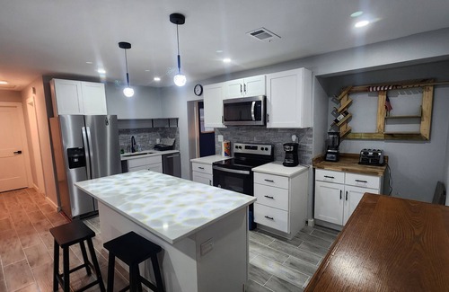 Mary Esther House | Nice center place, 09 mins to the beautiful Gulf of Mexico Beaches.Pet friendly!