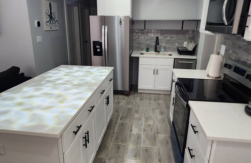 Mary Esther House | Nice center place, 09 mins to the beautiful Gulf of Mexico Beaches.Pet friendly!