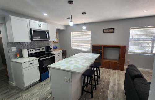 Mary Esther House | Nice center place, 09 mins to the beautiful Gulf of Mexico Beaches.Pet friendly!