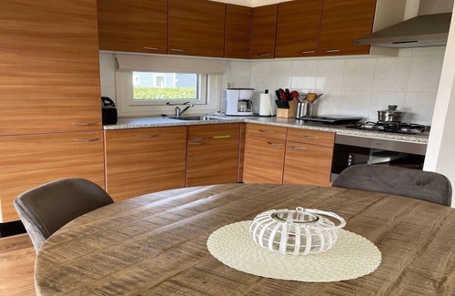 Lathum Ski Chalet | Nice chalet with dishwasher in a holiday park