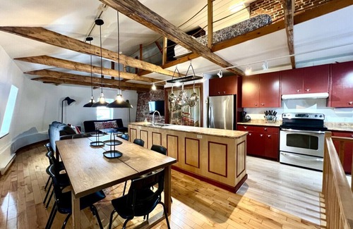 Saint-Jean-Baptiste Apartment | Nice condo with mezzanine floor and terrace.