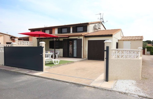 Portiragnes-Plage House | Nice corner villa located with airco in LES TAMARIS (pool extra fees), 2 bedrooms, 3 stars, Wifi,.
