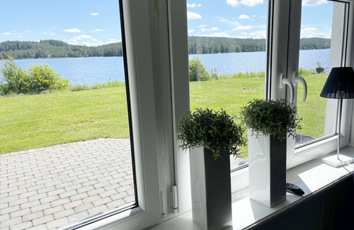 Jarnforsen House | Nice cottage located on a lake plot by Lake Flaten outside Virserum | SE05071