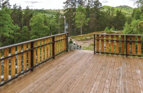 Kvinesdal House | Nice cottage on Grasåstunet with idyllic location by a small private lake.