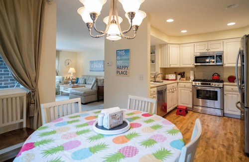 Holland House | Nice Cottage on Lake Michigan with Views and Beach