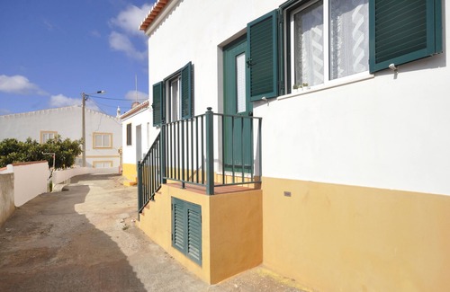 Vila do Bispo House | Nice Cottage with Terrace near Zavial