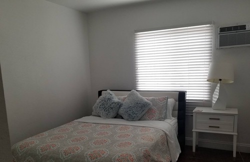 Sun Valley House | Nice, Cozy House in North Hollywood
