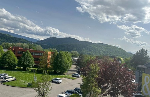 Gieres Apartment | Nice duplex in quiet Grenoble suburb, 10 minutes from campus