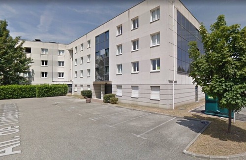 Gieres Apartment | Nice duplex in quiet Grenoble suburb, 10 minutes from campus