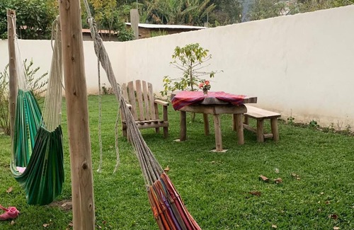 Jaibalito Hotel | nice economic room private bath garden view