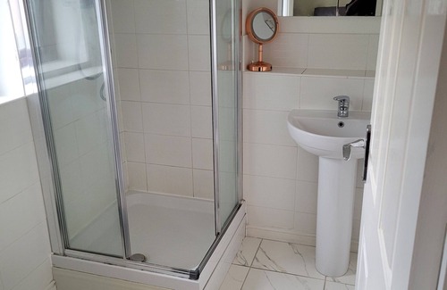 Sherborne St. John House | Nice ensuite room with Juliet balcony